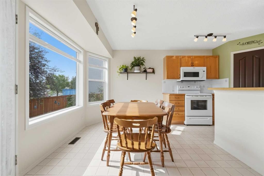 46 Somerside Place Sw, Calgary, AB - Indoor