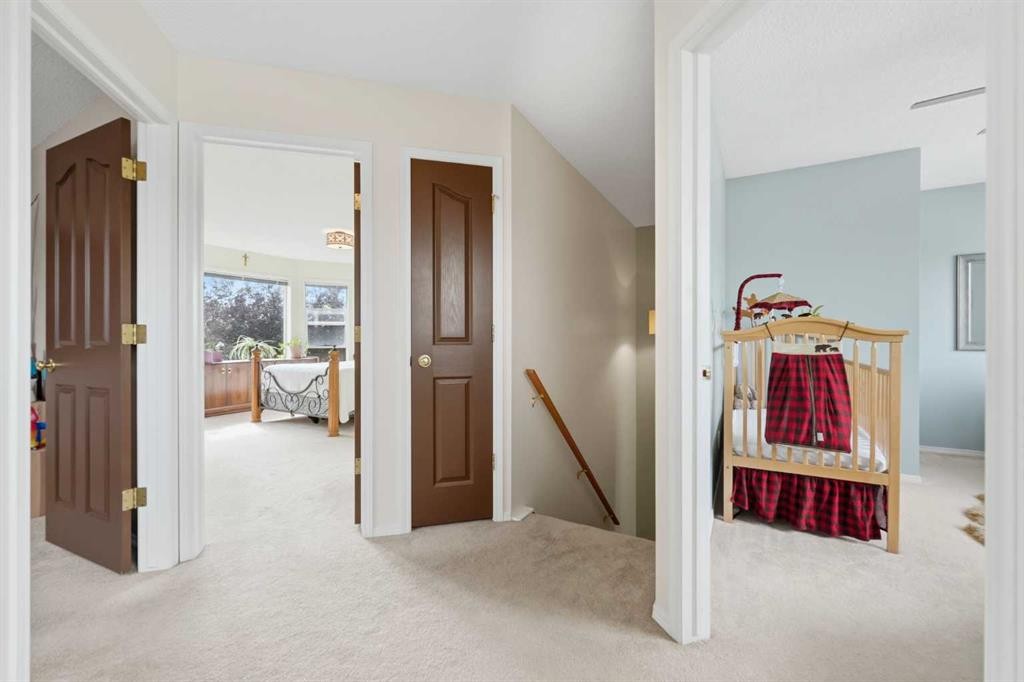 46 Somerside Place Sw, Calgary, AB - Indoor Photo Showing Other Room
