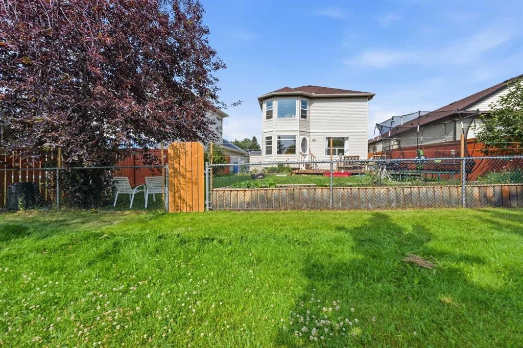 46 Somerside Place Sw, Calgary, AB - Outdoor