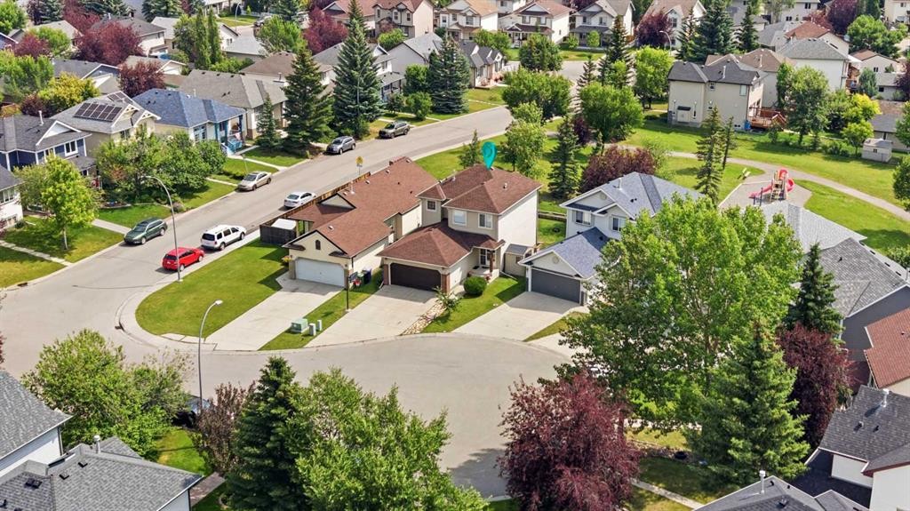 46 Somerside Place Sw, Calgary, AB - Outdoor