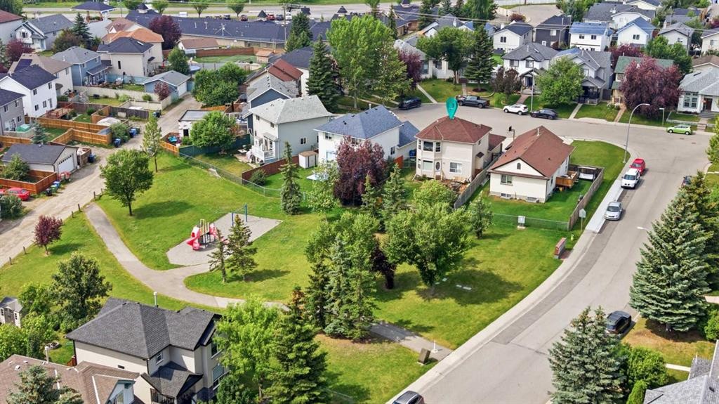 46 Somerside Place Sw, Calgary, AB - Outdoor With View