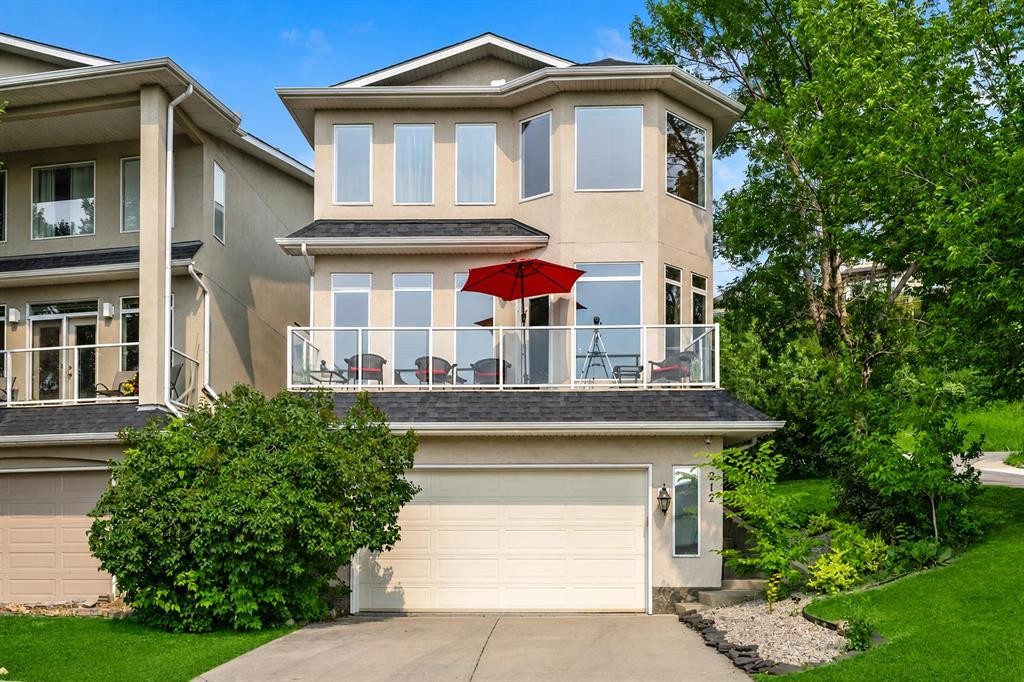 212 12A Street Ne, Calgary, AB - Outdoor With Facade
