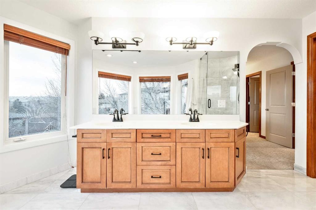 212 12A Street Ne, Calgary, AB - Indoor