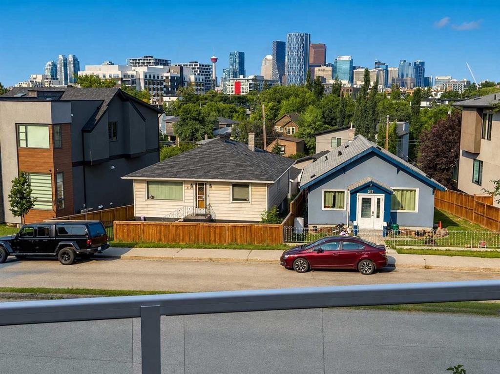 212 12A Street Ne, Calgary, AB - Outdoor