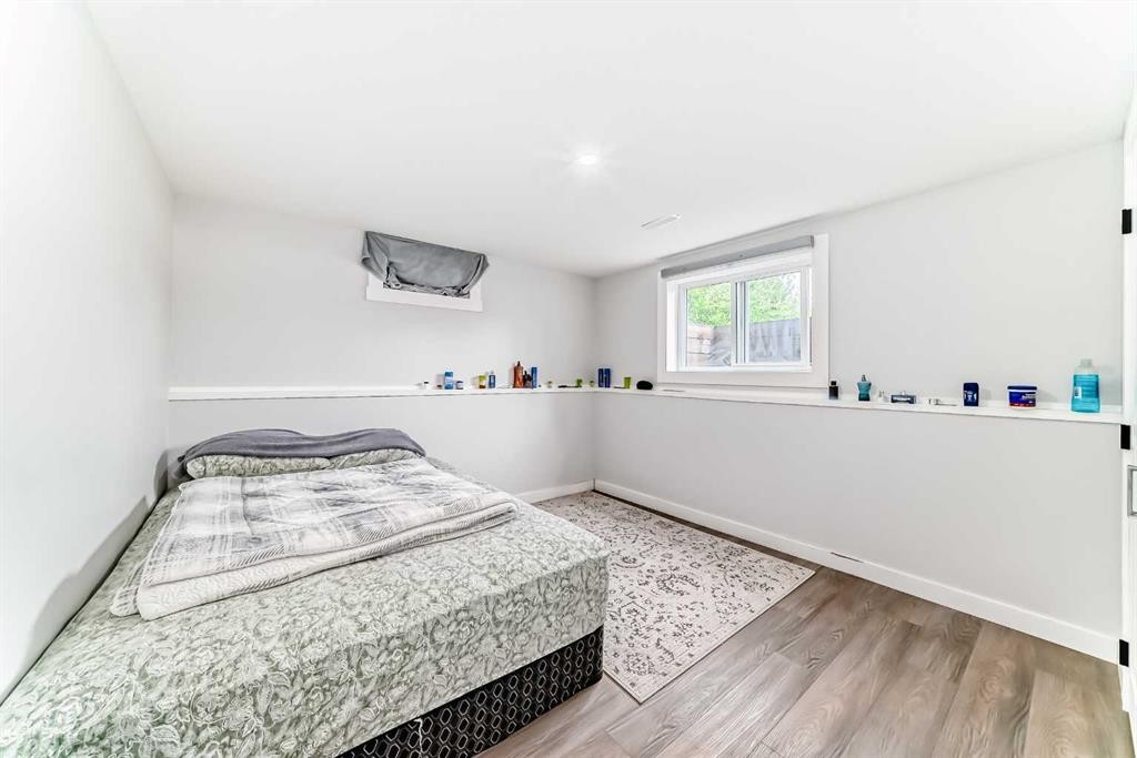 12 Rundleson Way Ne, Calgary, AB - Indoor Photo Showing Bedroom