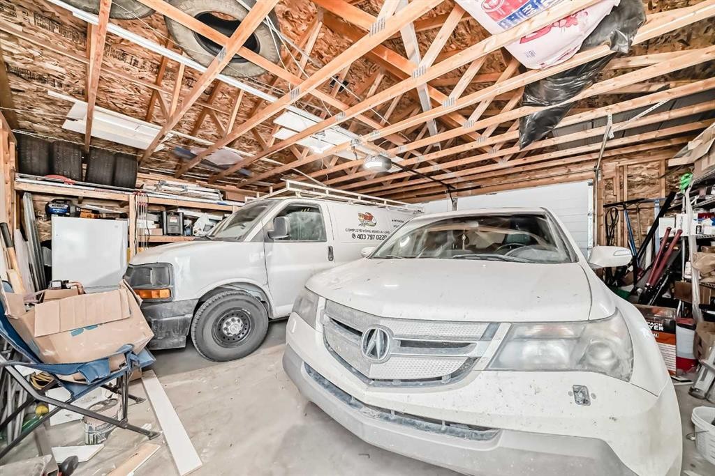 12 Rundleson Way Ne, Calgary, AB - Indoor Photo Showing Garage
