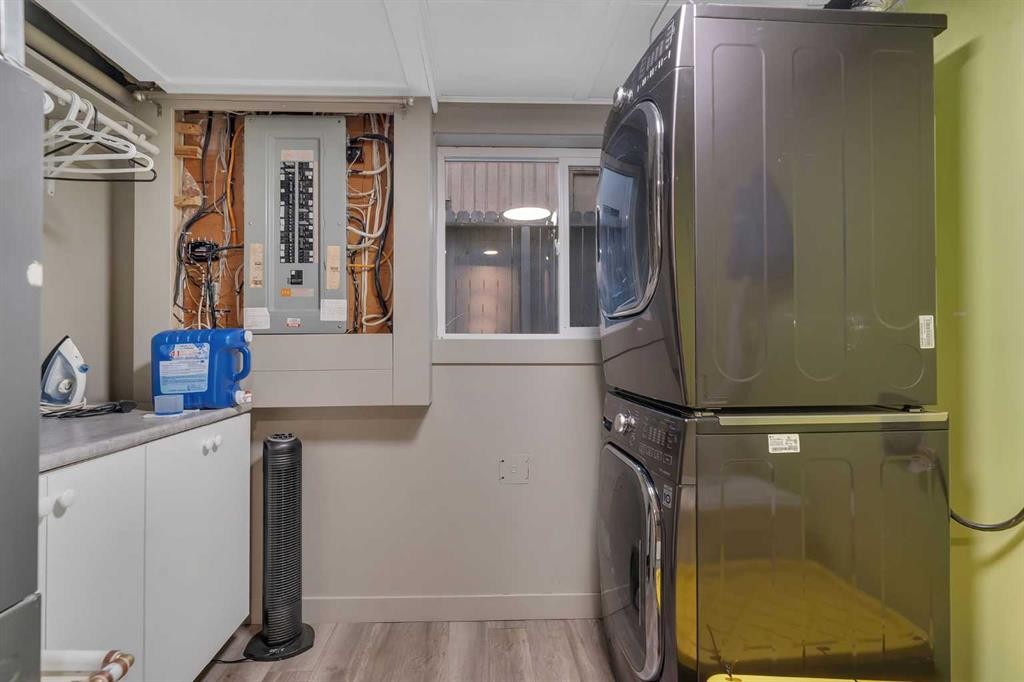 760 West Chestermere Drive, Chestermere, AB - Indoor Photo Showing Laundry Room