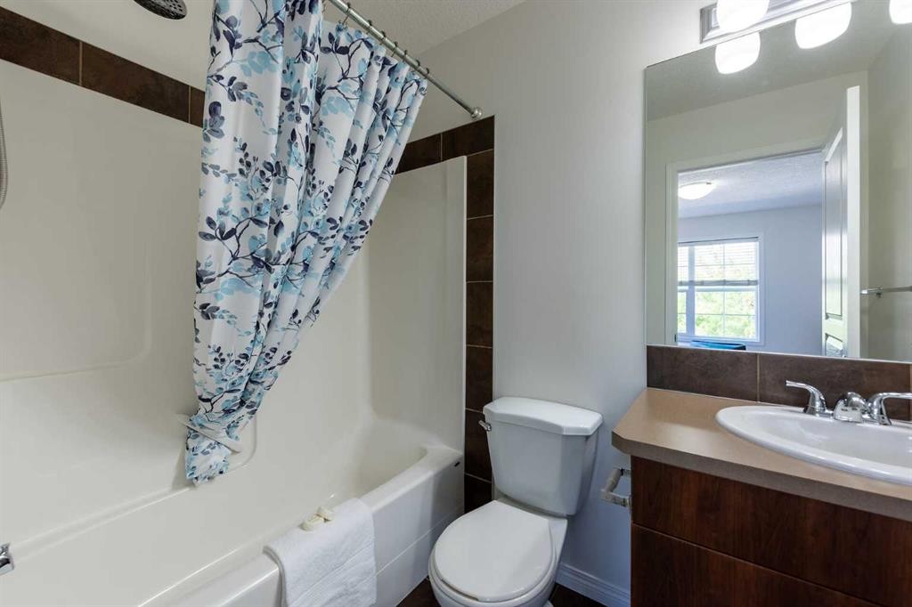 38 Cranford Drive Se, Calgary, AB - Indoor Photo Showing Bathroom
