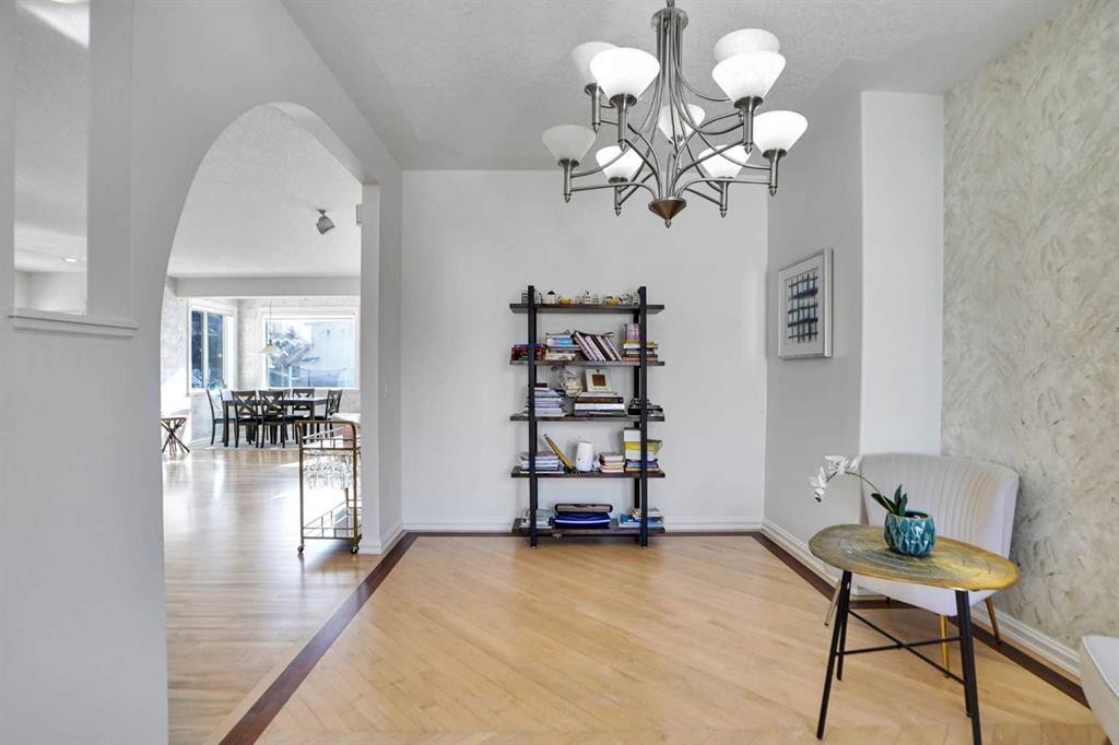 6 Strathridge Way Sw, Calgary, AB - Indoor
