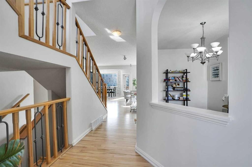 6 Strathridge Way Sw, Calgary, AB - Indoor Photo Showing Other Room