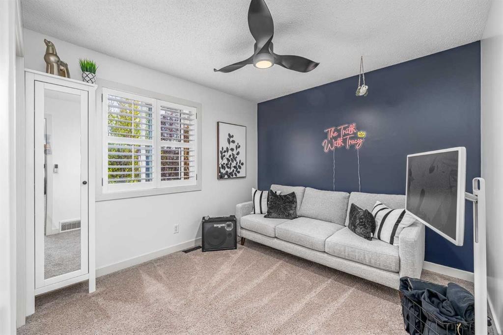 77 Everbrook Drive Sw, Calgary, AB - Indoor