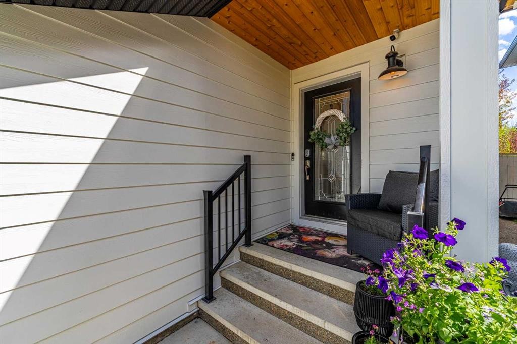 77 Everbrook Drive Sw, Calgary, AB - Outdoor With Exterior