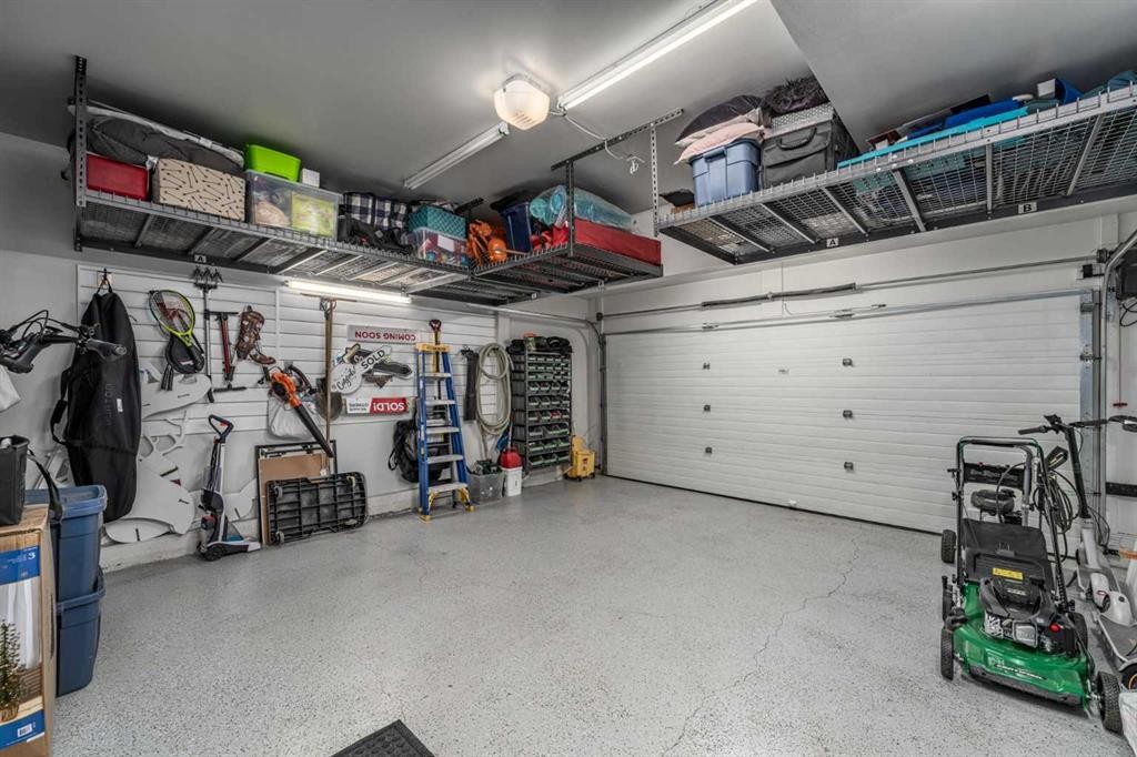 77 Everbrook Drive Sw, Calgary, AB - Indoor Photo Showing Garage