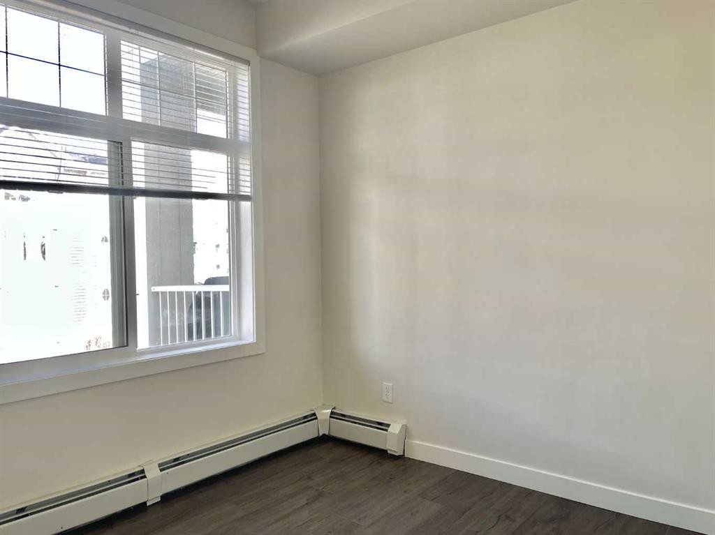 302-100 Auburn Meadows Common Se, Calgary, AB - Indoor Photo Showing Other Room