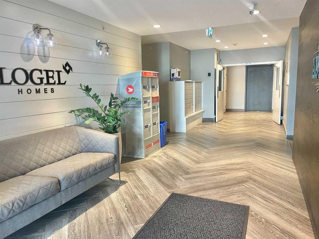 302-100 Auburn Meadows Common Se, Calgary, AB - Indoor Photo Showing Other Room