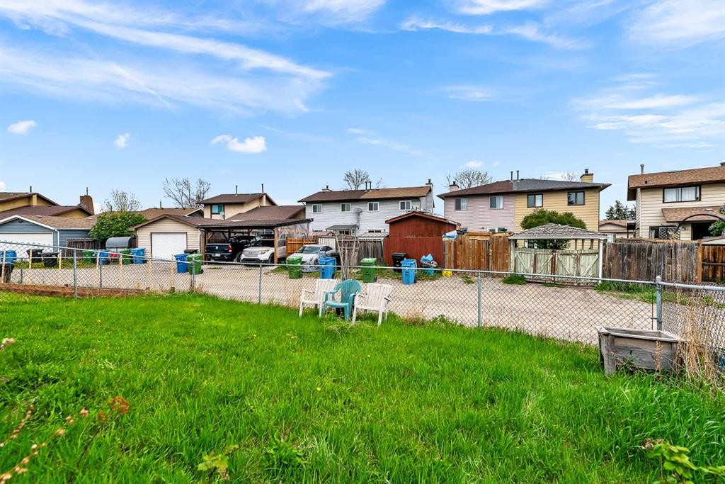 317 Templemont Place Ne, Calgary, AB - Outdoor With Backyard