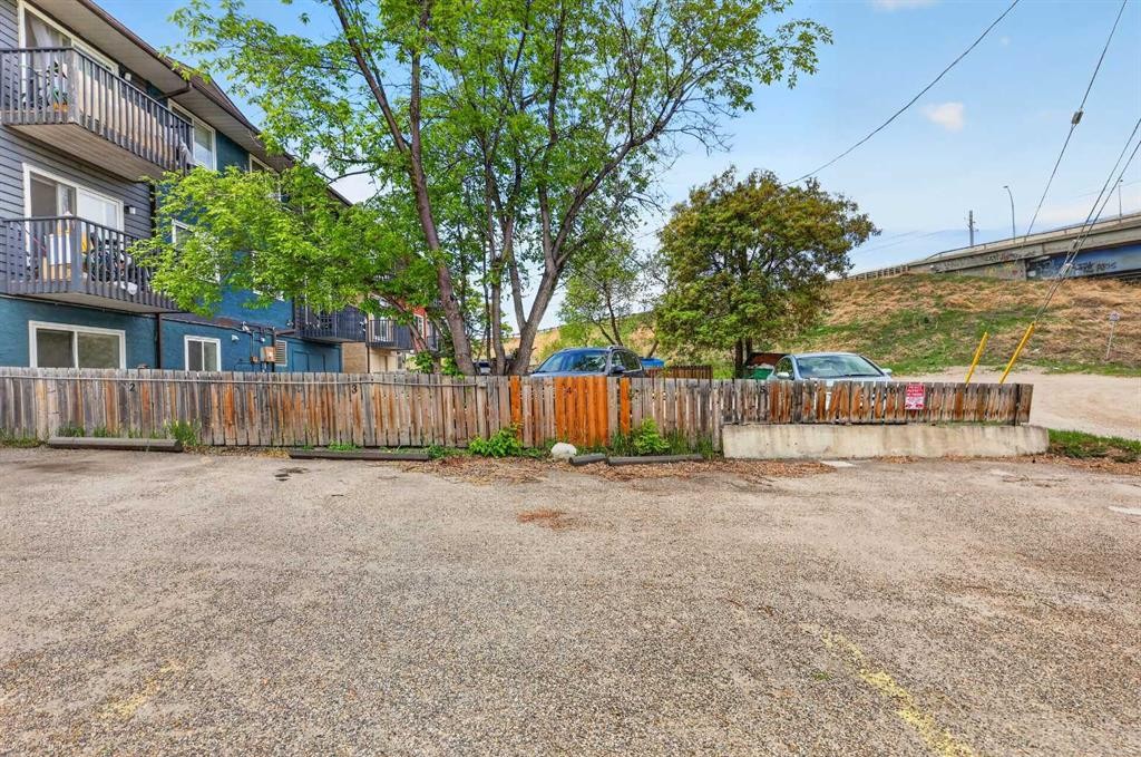 103-2020 11 Avenue Sw, Calgary, AB - Outdoor