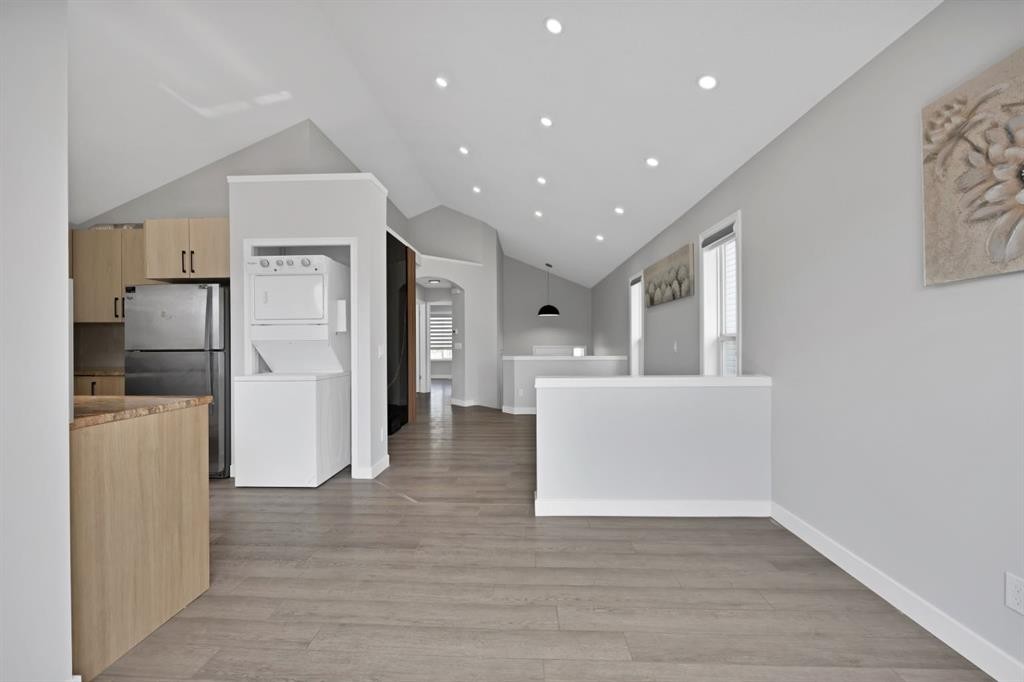 288 Saddlemead Road Ne, Calgary, AB - Indoor Photo Showing Kitchen