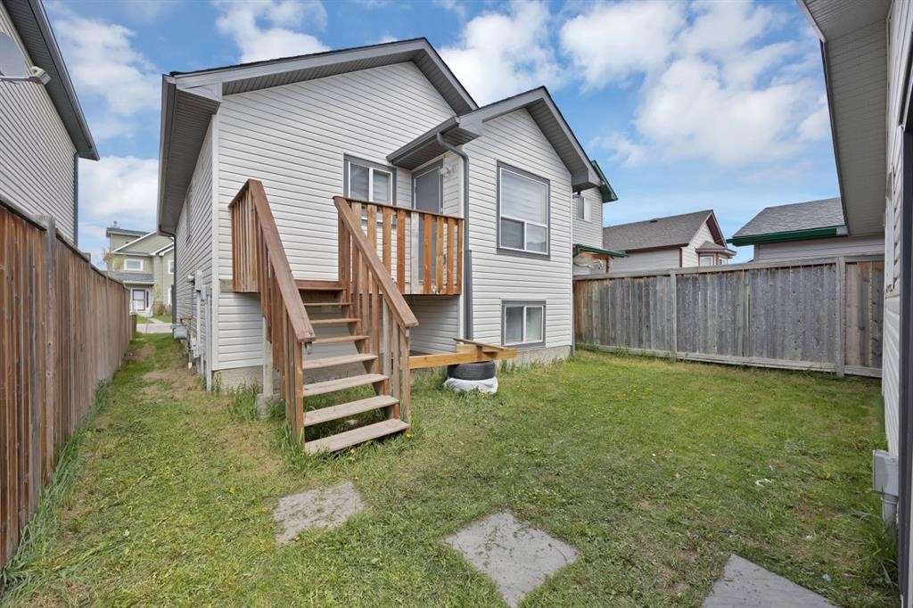 288 Saddlemead Road Ne, Calgary, AB - Outdoor With Exterior