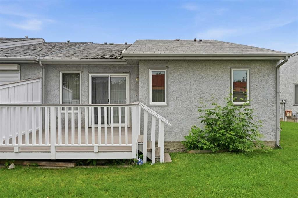 60 Rundlelawn Green Ne, Calgary, AB - Outdoor With Deck Patio Veranda