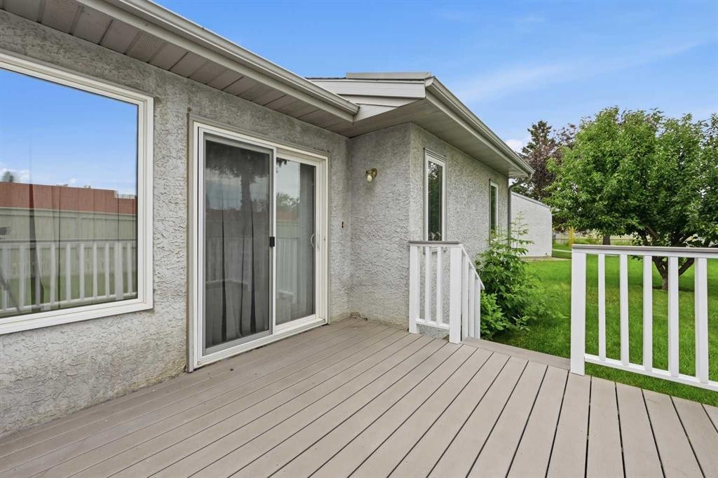 60 Rundlelawn Green Ne, Calgary, AB - Outdoor With Deck Patio Veranda With Exterior