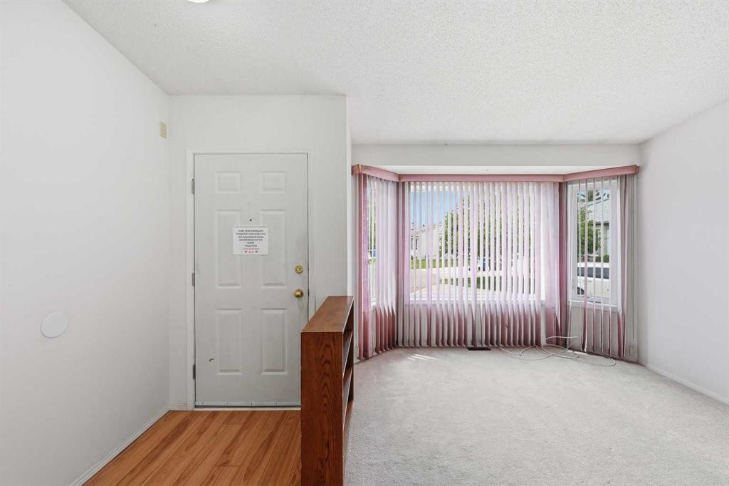 60 Rundlelawn Green Ne, Calgary, AB - Indoor