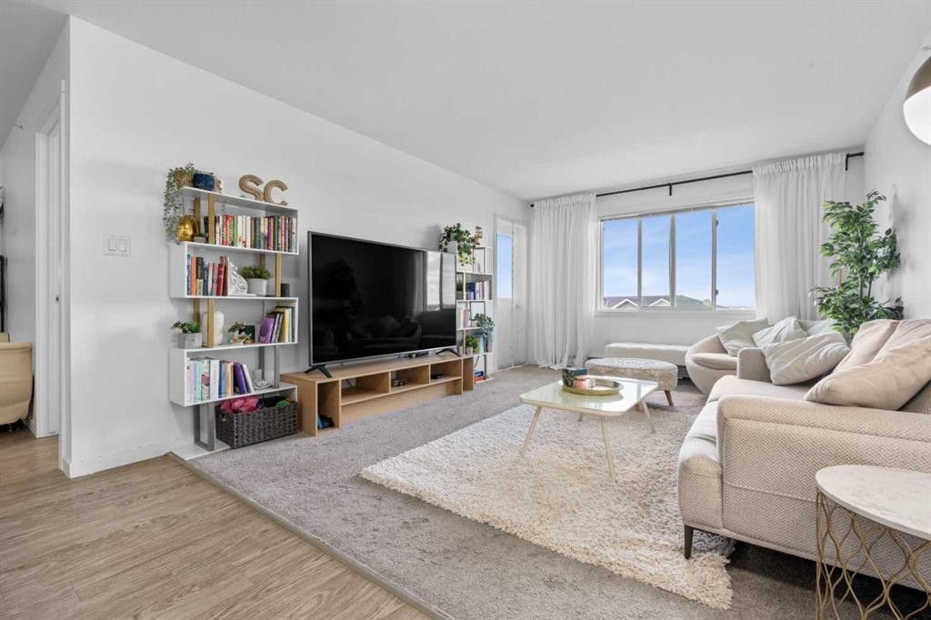 3402-181 Skyview Ranch Manor Ne, Calgary, AB - Indoor Photo Showing Living Room