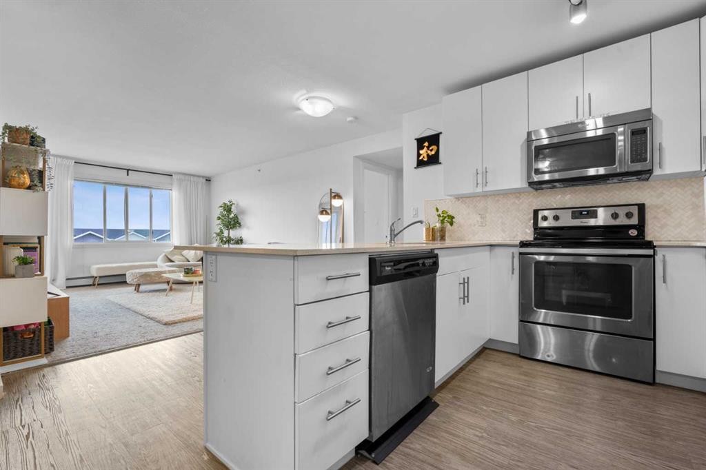 3402-181 Skyview Ranch Manor Ne, Calgary, AB - Indoor Photo Showing Kitchen With Stainless Steel Kitchen With Upgraded Kitchen