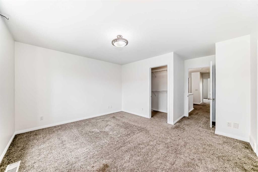27 Aspen Hills Close Sw, Calgary, AB - Indoor Photo Showing Other Room