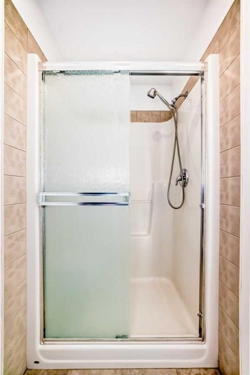 27 Aspen Hills Close Sw, Calgary, AB - Indoor Photo Showing Bathroom