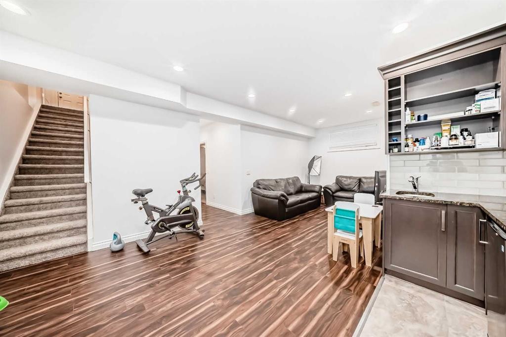 27 Aspen Hills Close Sw, Calgary, AB - Indoor