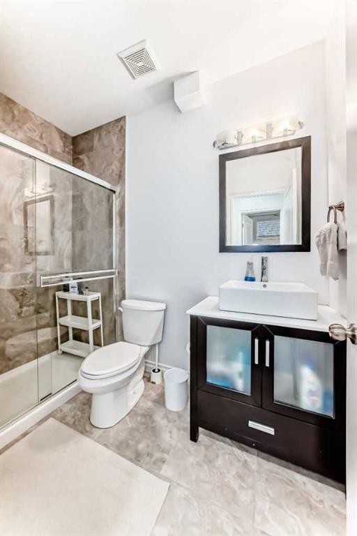 27 Aspen Hills Close Sw, Calgary, AB - Indoor Photo Showing Bathroom