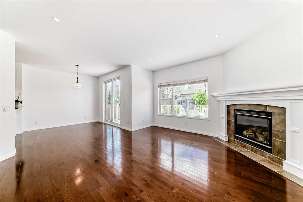 27 Aspen Hills Close Sw, Calgary, AB - Indoor With Fireplace