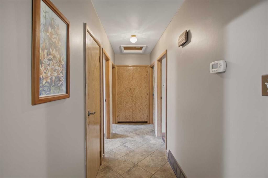 2026 27 Street Se, Calgary, AB