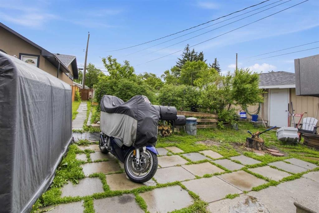 2026 27 Street Se, Calgary, AB