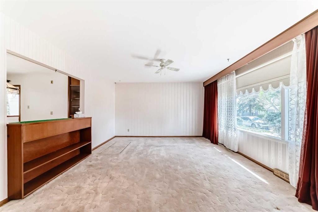 54 Fullerton Road Se, Calgary, AB - Indoor Photo Showing Other Room