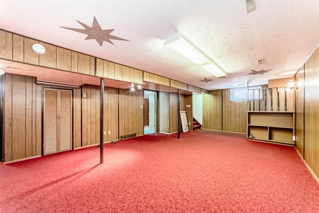 54 Fullerton Road Se, Calgary, AB - Indoor