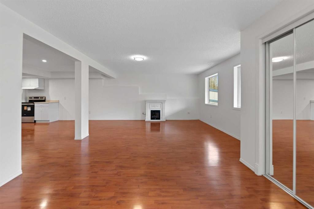410 Long Beach Landing, Chestermere, AB - Indoor Photo Showing Other Room