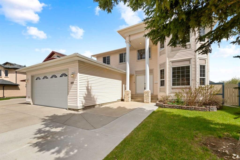 410 Long Beach Landing, Chestermere, AB - Outdoor With Facade