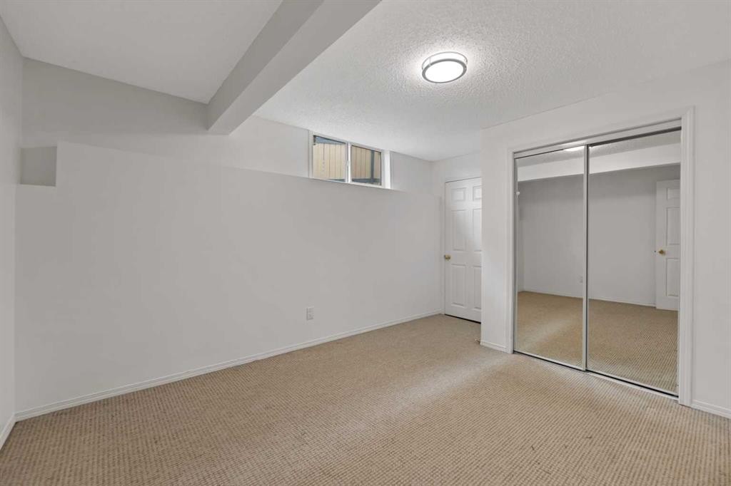 410 Long Beach Landing, Chestermere, AB - Indoor Photo Showing Other Room