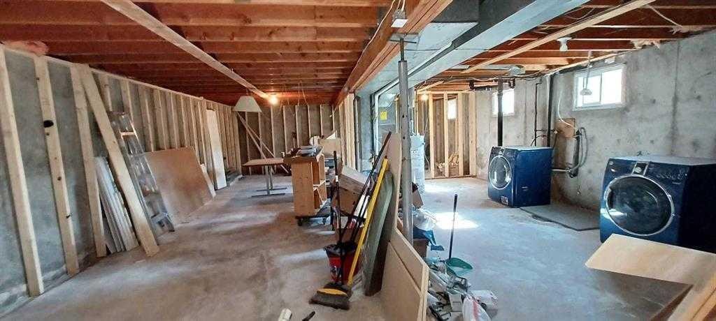 4710 Imperial Avenue, Coronation, AB - Indoor