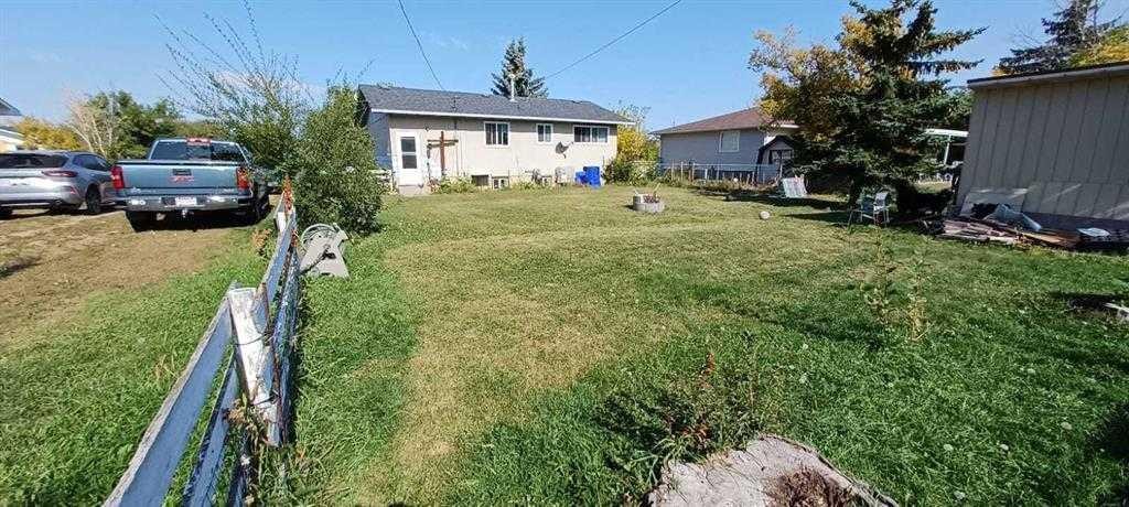 4710 Imperial Avenue, Coronation, AB - Outdoor