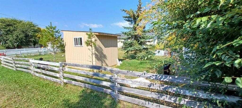 4710 Imperial Avenue, Coronation, AB - Outdoor