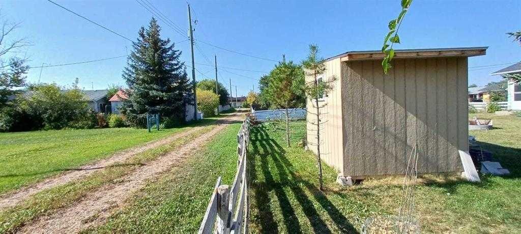 4710 Imperial Avenue, Coronation, AB - Outdoor