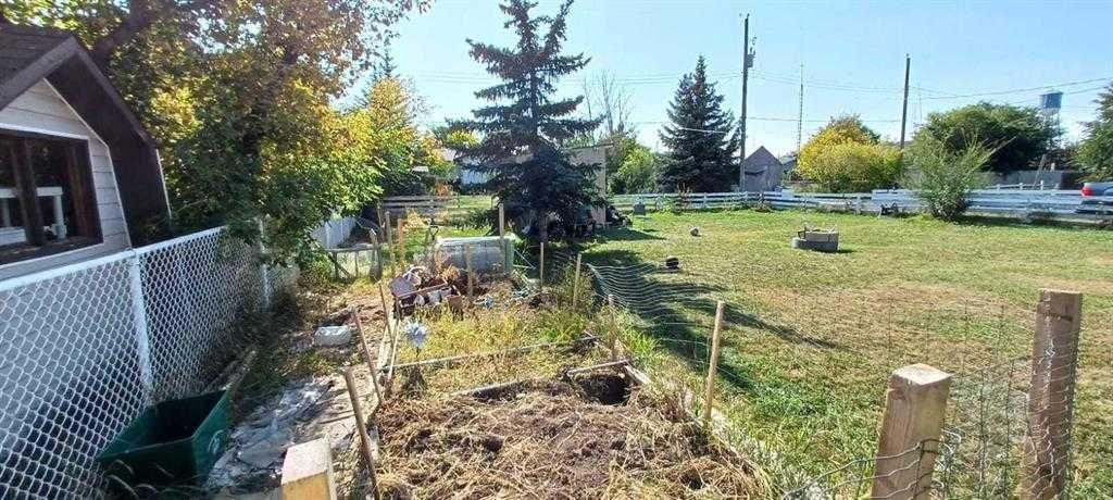4710 Imperial Avenue, Coronation, AB - Outdoor