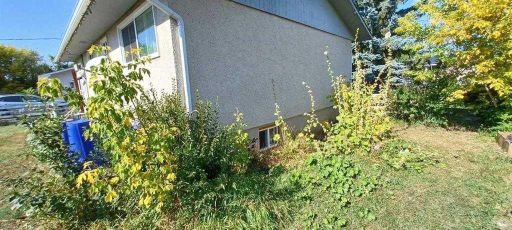 4710 Imperial Avenue, Coronation, AB - Outdoor