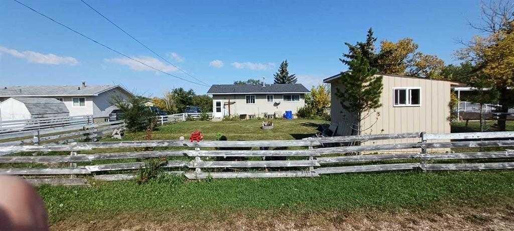4710 Imperial Avenue, Coronation, AB - Outdoor