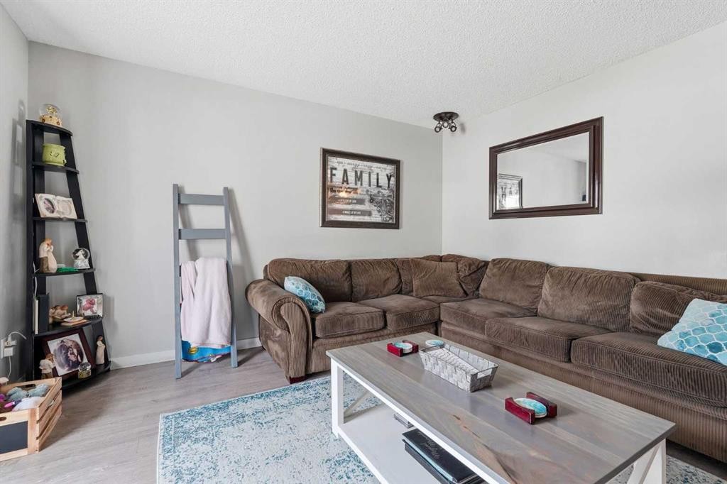 51 Aberdare Way Ne, Calgary, AB - Indoor Photo Showing Living Room