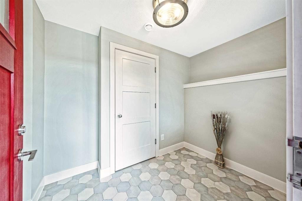 23 31 Avenue Sw, Calgary, AB