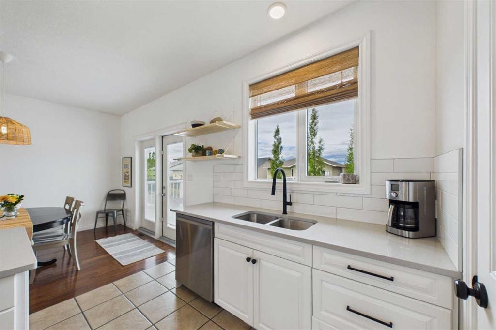 6 Vantage Crescent, Olds, AB